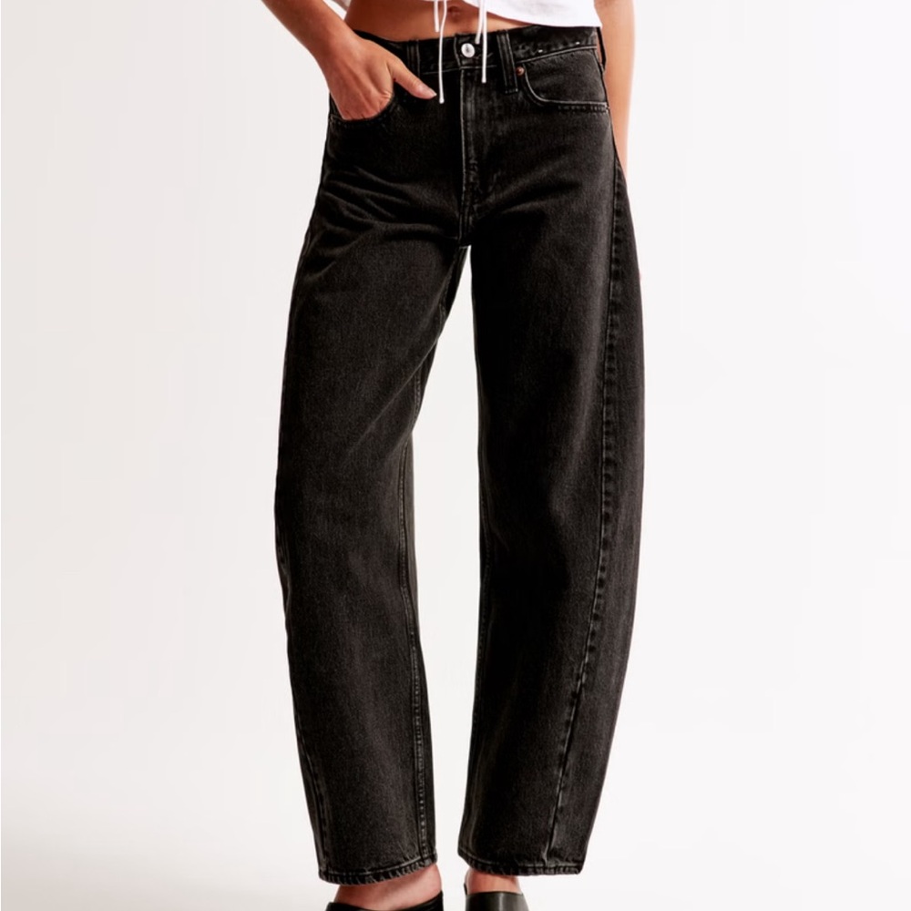 Abercrombie & Fitch Mid Rise Barrel Jean size 25R